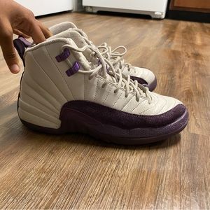 JORDAN 11 , SIZE 7 in WOMEN